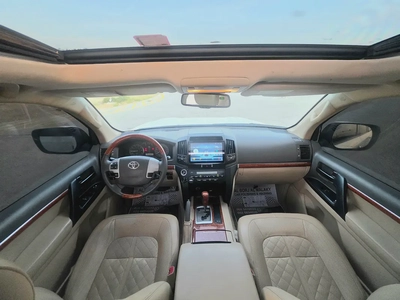 Toyota Land Cruiser GXR V8 Model 2015 Full Options Very Clean Condition-7