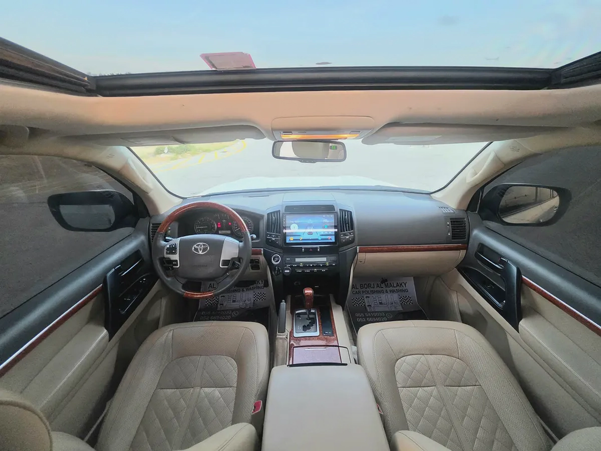 Toyota Land Cruiser GXR V8 Model 2015 Full Options Very Clean Condition-7-7