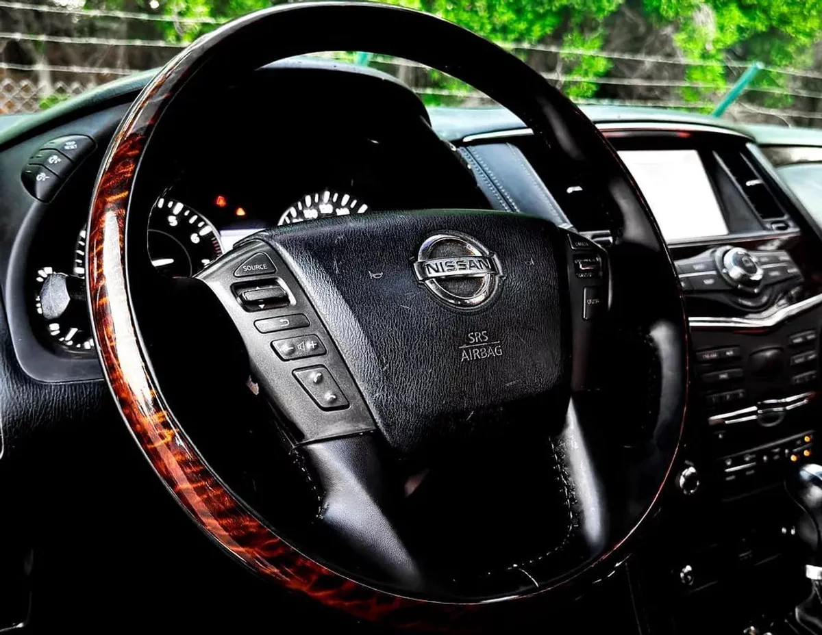 Nissan Patrol 5.6 L | | GCC | Accident-Free | In Excellent Condition-14-0