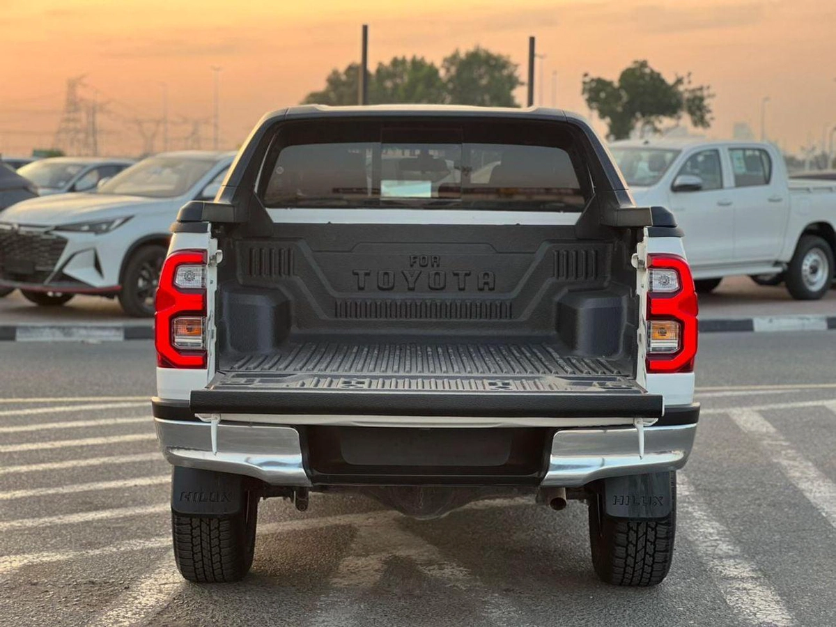 Toyota Hilux 2022 Toyota Hilux GL Advanture Modified - 2.7L V4 - AWD 4x4 -GCC- Rear Camera  - Patrol-6-0