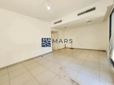 Spacious 3 bedrooms in single row available for rent in nasma residence for 100,000 AED yearly-12