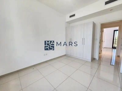 Spacious 3 bedrooms in single row available for rent in nasma residence for 100,000 AED yearly-21