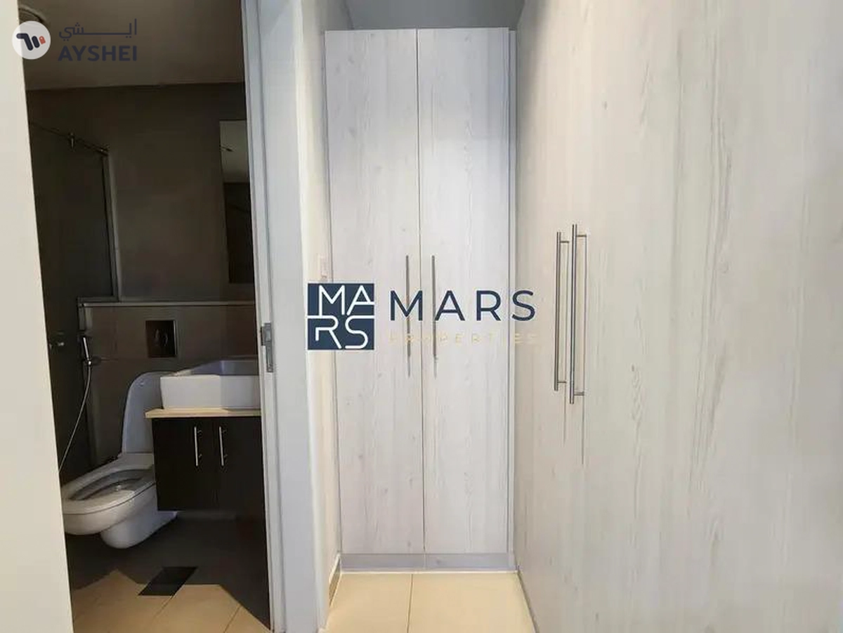Spacious 3 bedrooms in single row available for rent in nasma residence for 100,000 AED yearly-17-17
