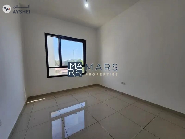 Spacious 3 bedrooms in single row available for rent in nasma residence for 100,000 AED yearly