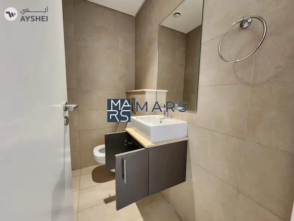 Spacious 3 bedrooms in single row available for rent in nasma residence for 100,000 AED yearly