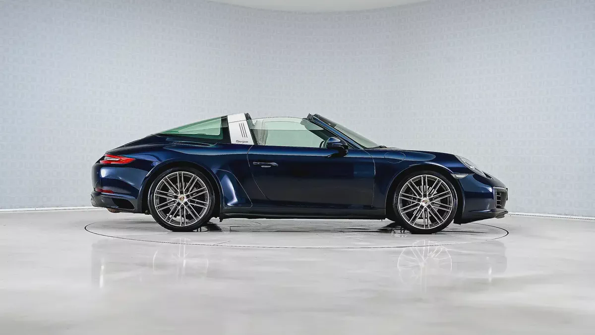 2017 Porsche 911 Targa 4 PDK (991.2) | GCC Specs | Excellent Condition-2-2