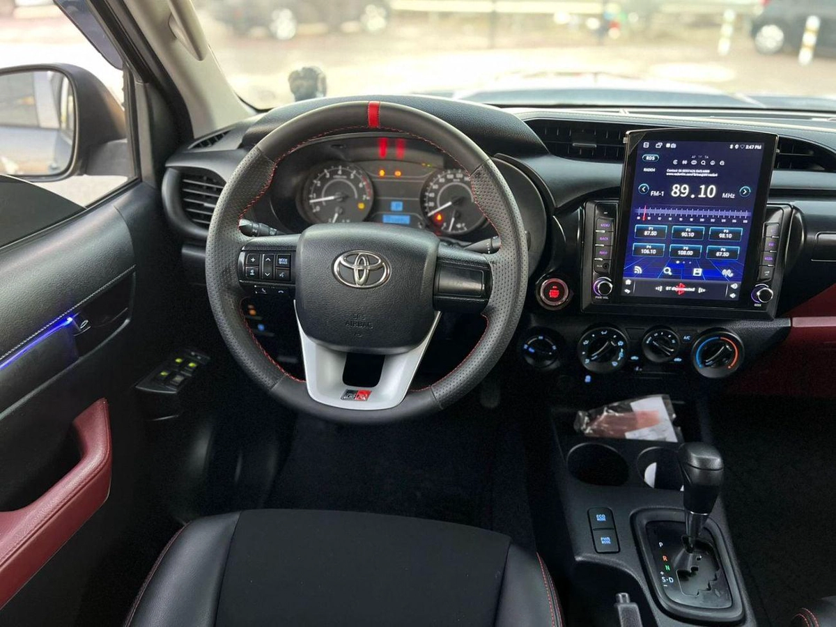 Toyota Hilux 2021 toyota hilux revolution edition - off road package - full option  - BullBar 2.7L V4 - AWD 4x4 --11-0
