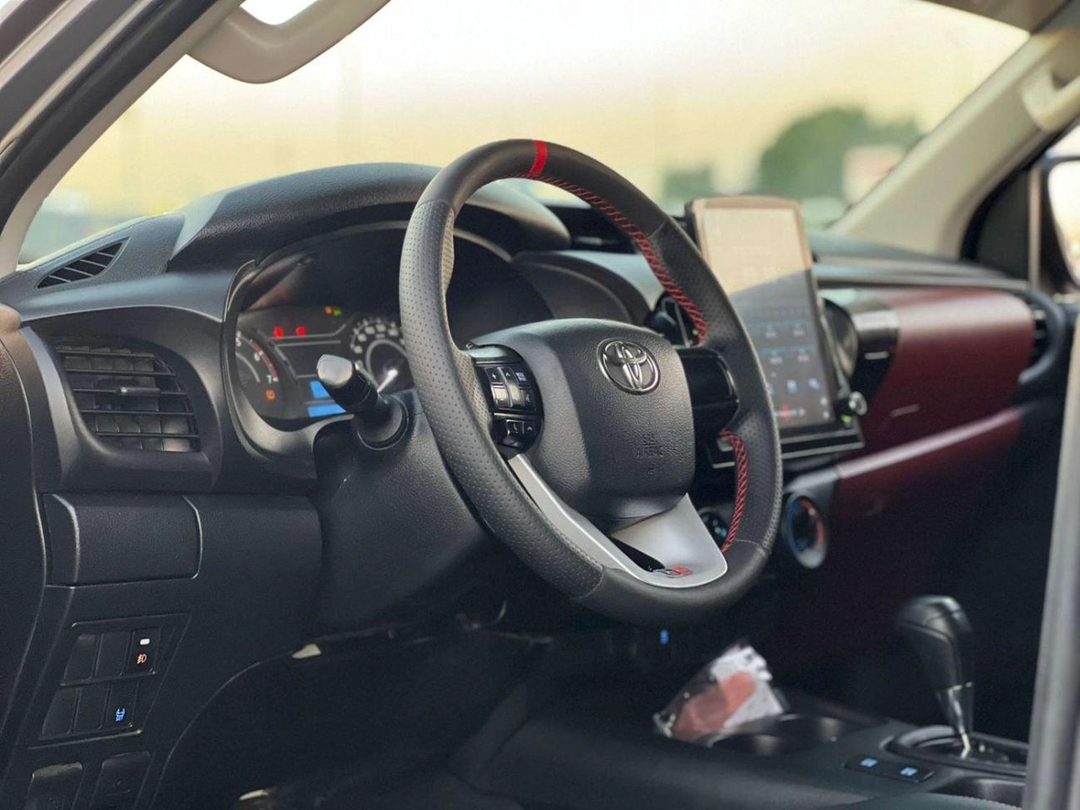 Toyota Hilux 2021 toyota hilux revolution edition - off road package - full option  - BullBar 2.7L V4 - AWD 4x4 --13-0