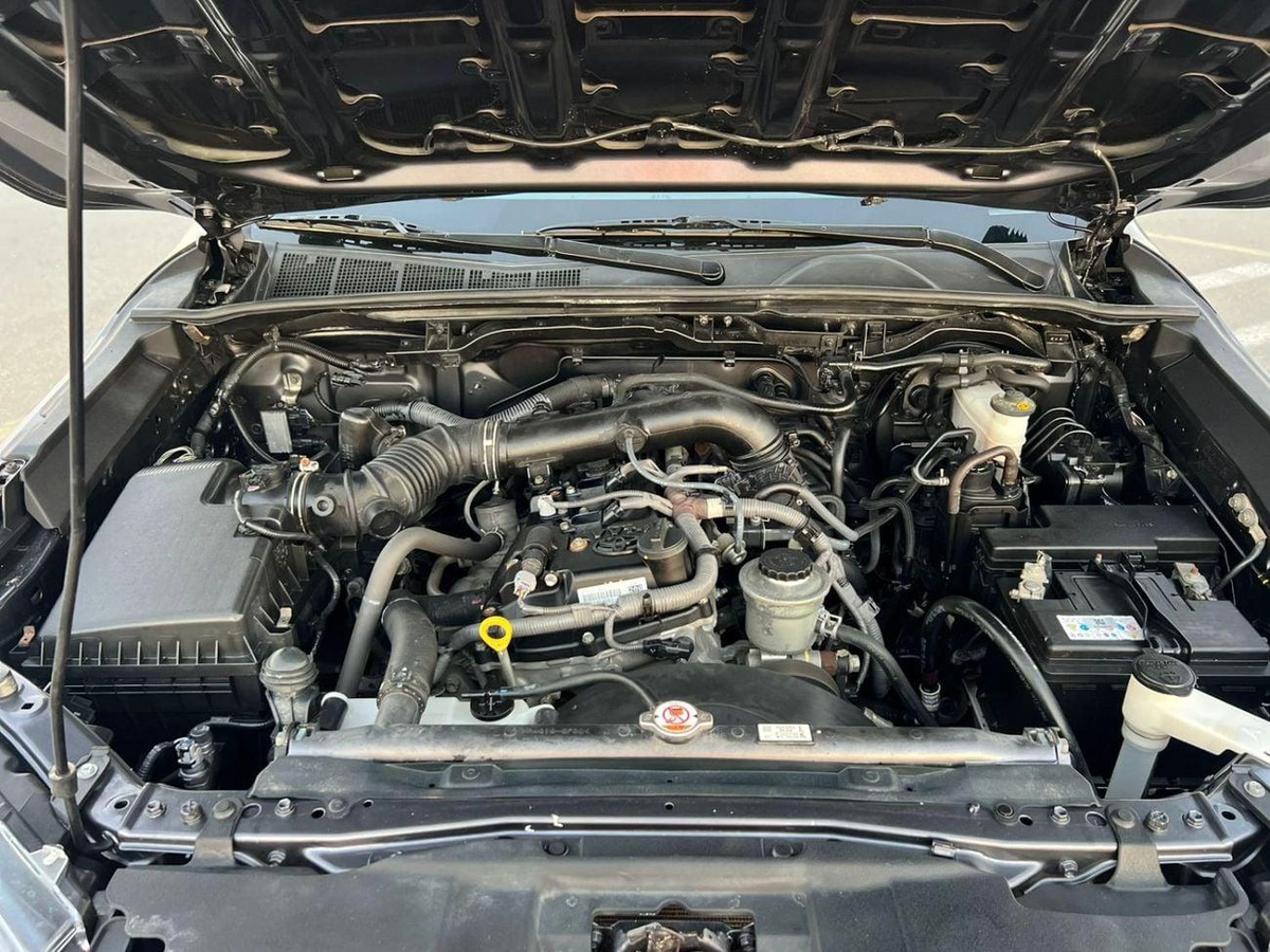 Toyota Hilux 2021 toyota hilux revolution edition - off road package - full option  - BullBar 2.7L V4 - AWD 4x4 --16-0