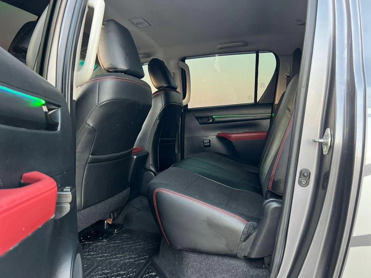 Toyota Hilux 2021 toyota hilux revolution edition - off road package - full option  - BullBar 2.7L V4 - AWD 4x4 --17-0