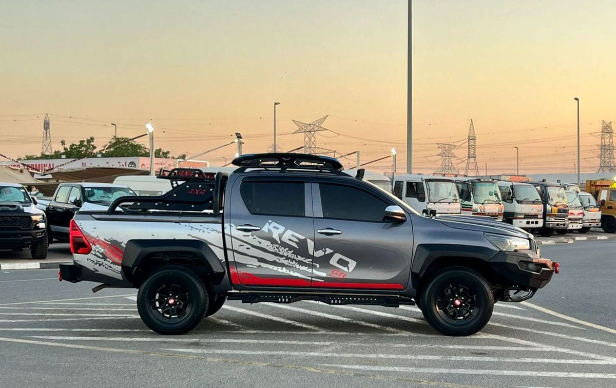 Toyota Hilux 2021 toyota hilux revolution edition - off road package - full option  - BullBar 2.7L V4 - AWD 4x4 --3-0