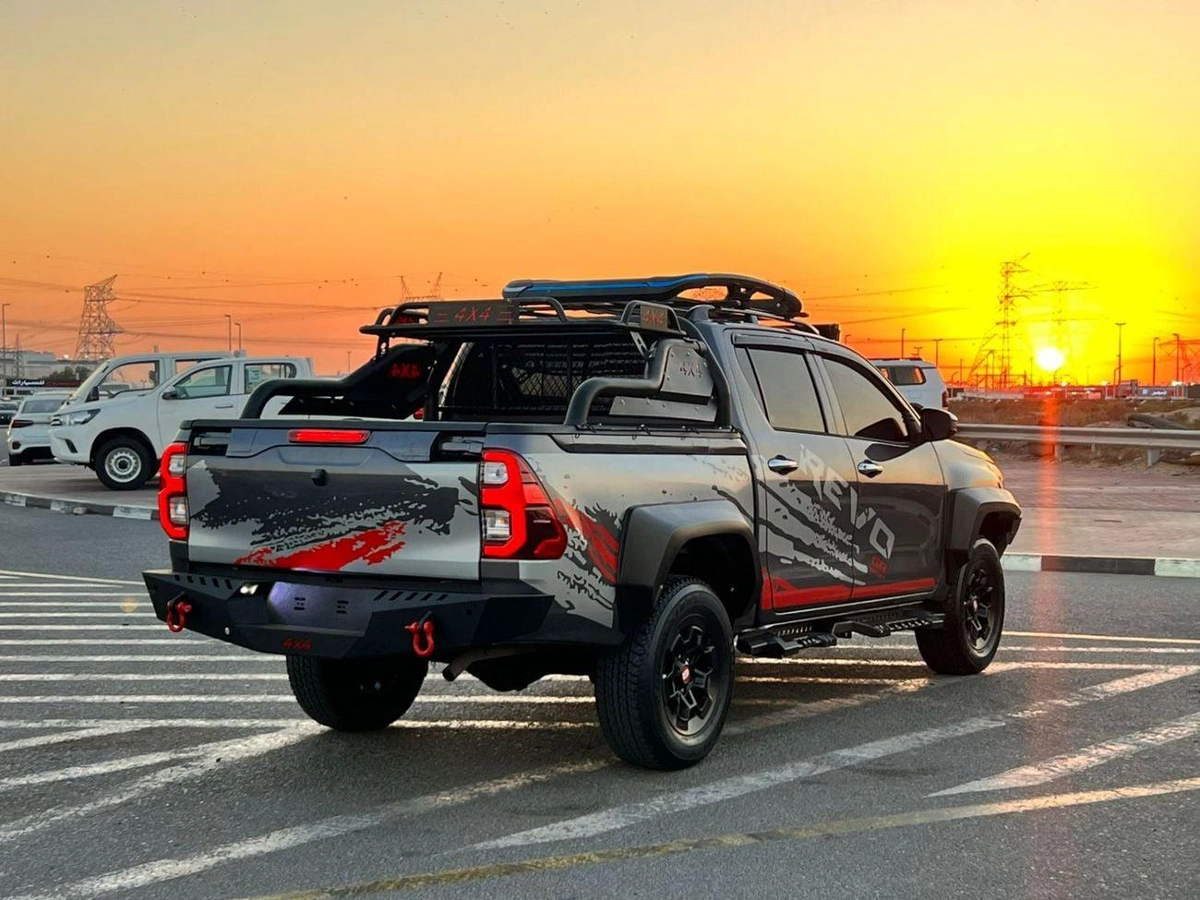 Toyota Hilux 2021 toyota hilux revolution edition - off road package - full option  - BullBar 2.7L V4 - AWD 4x4 --6-0