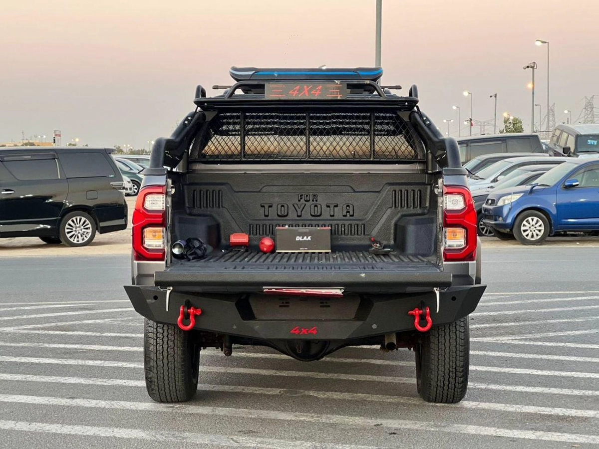 Toyota Hilux 2021 toyota hilux revolution edition - off road package - full option  - BullBar 2.7L V4 - AWD 4x4 --8-0