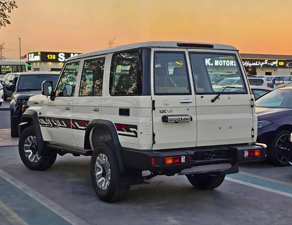 Toyota Land Cruiser 70 HT VXR LX LC76 5 DOORS / 4.0L V6 PETROL A/T / LEATHER SEATS / DVD+CAMERA / PWR WINDOWS & LOCKS (CODE # H76P-5-0