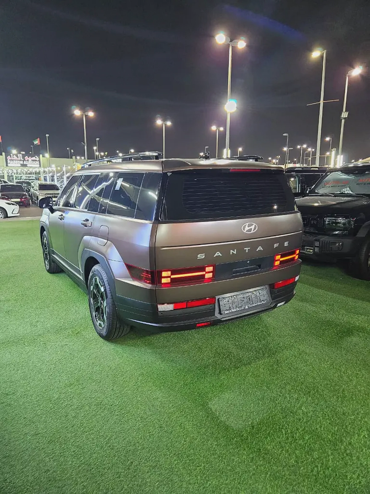 Hyundai Santa Fe | 2024 | GCC | 85,000 km | Matte Brown | Under Warranty | Full Agency Maintained-4-4