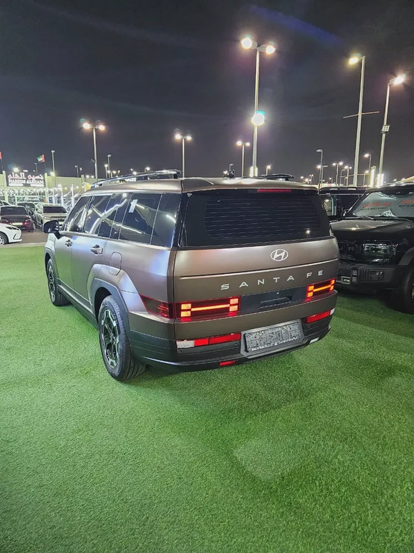 Hyundai Santa Fe | 2024 | GCC | 85,000 km | Matte Brown | Under Warranty | Full Agency Maintained