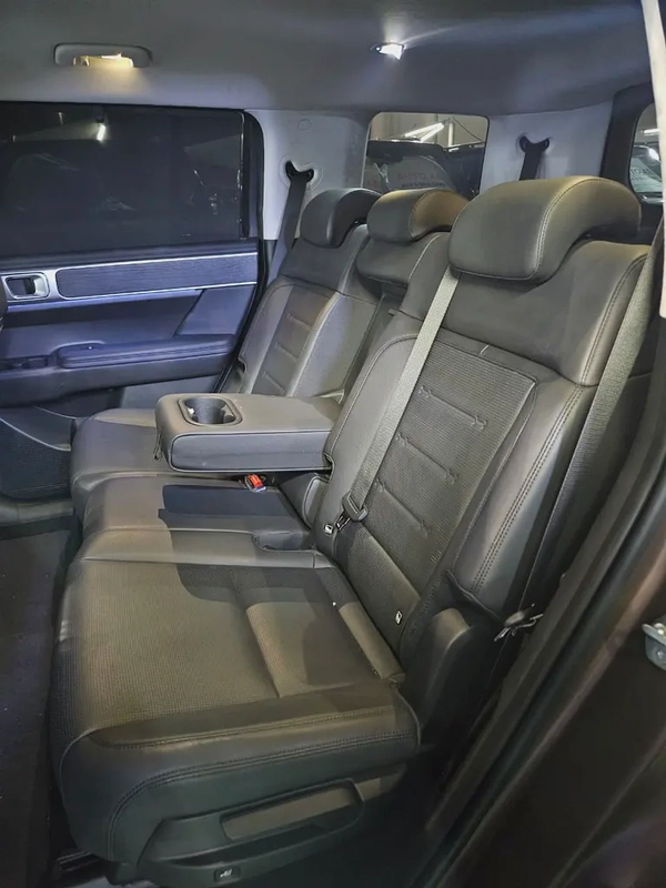 Hyundai Santa Fe | 2024 | GCC | 85,000 km | Matte Brown | Under Warranty | Full Agency Maintained