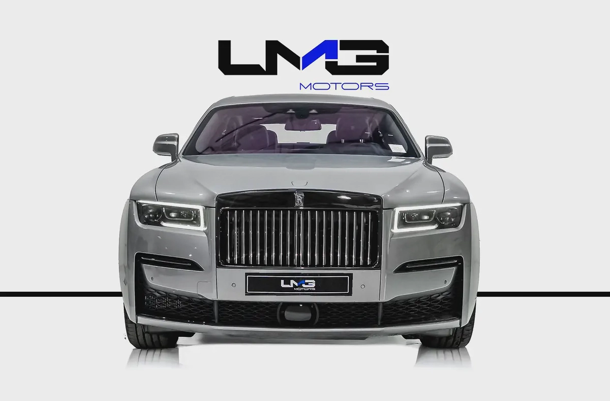 2024 ROLLS ROYCE GHOST BLACK BADGE | DELIVERY MILEAGE | STARLIGHT | REAR TVS | CARBON RIMS-1-1