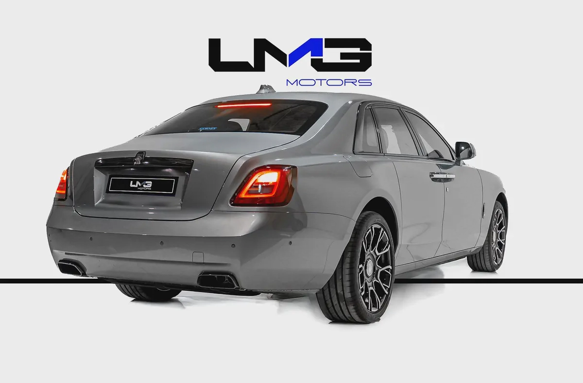2024 ROLLS ROYCE GHOST BLACK BADGE | DELIVERY MILEAGE | STARLIGHT | REAR TVS | CARBON RIMS-3-3