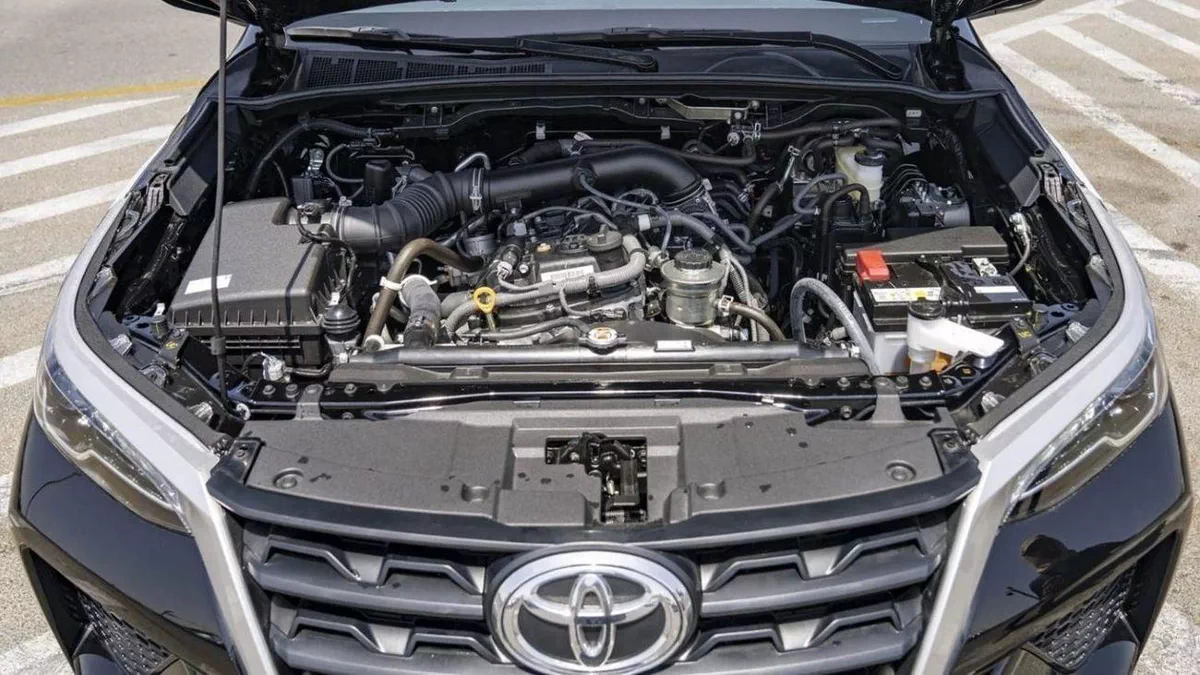 Toyota Fortuner GX2 FORTUNER 2.7L V4 4WD 7SET-19-0