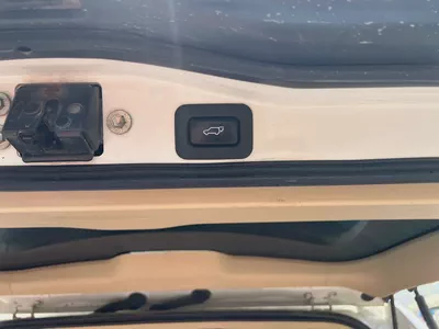 LEXUS LX570 S V8-13