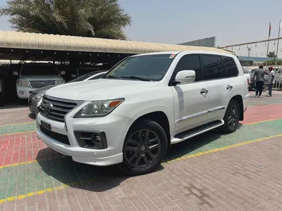 LEXUS LX570 S V8-1