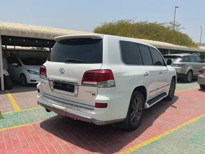 LEXUS LX570 S V8-3