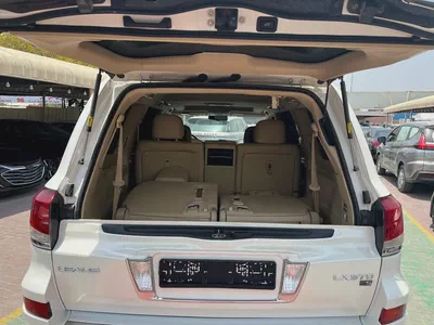 LEXUS LX570 S V8-6