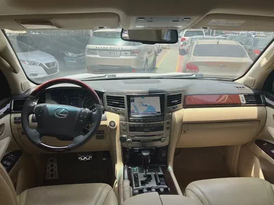 LEXUS LX570 S V8-7