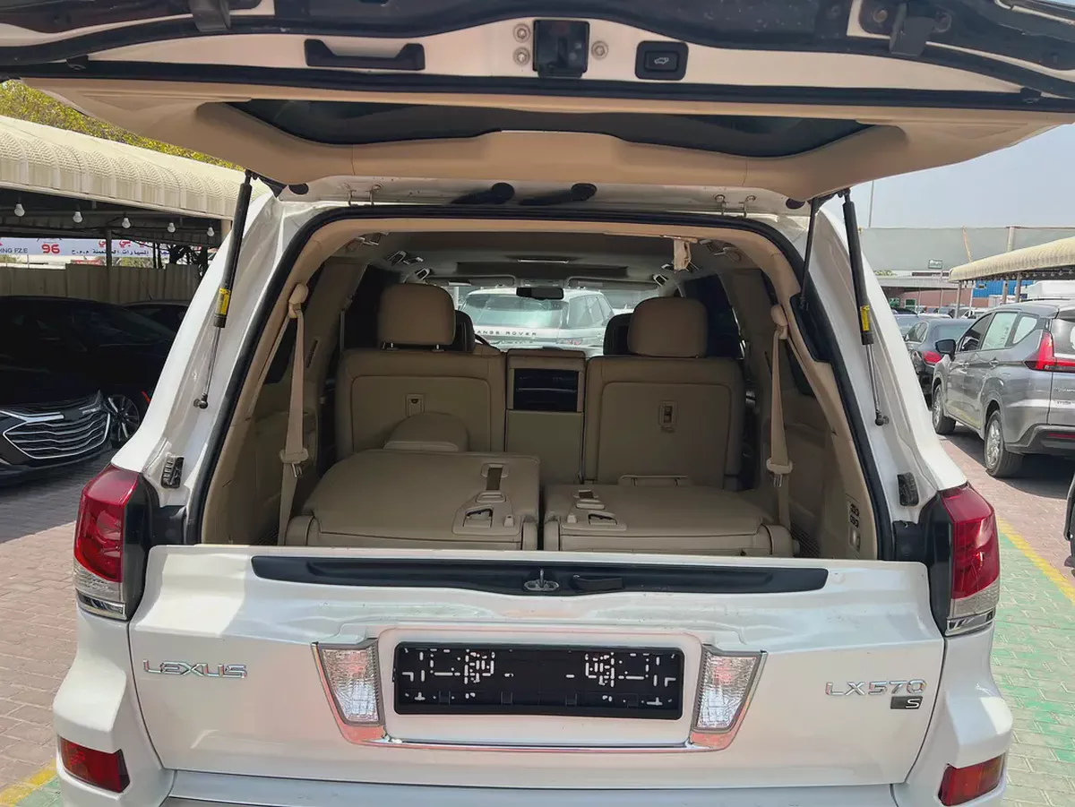 LEXUS LX570 S V8-6-6