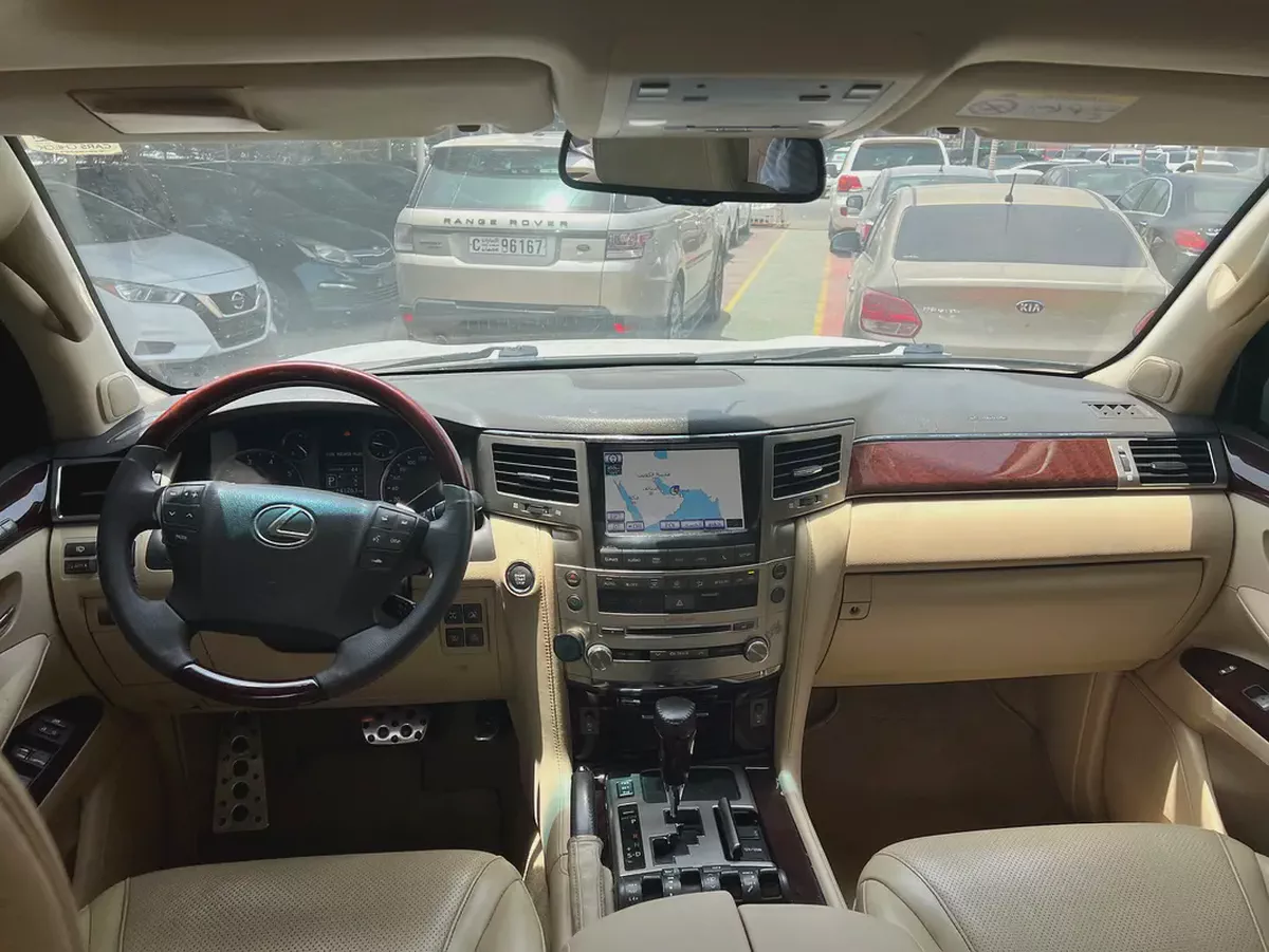 LEXUS LX570 S V8-7-7