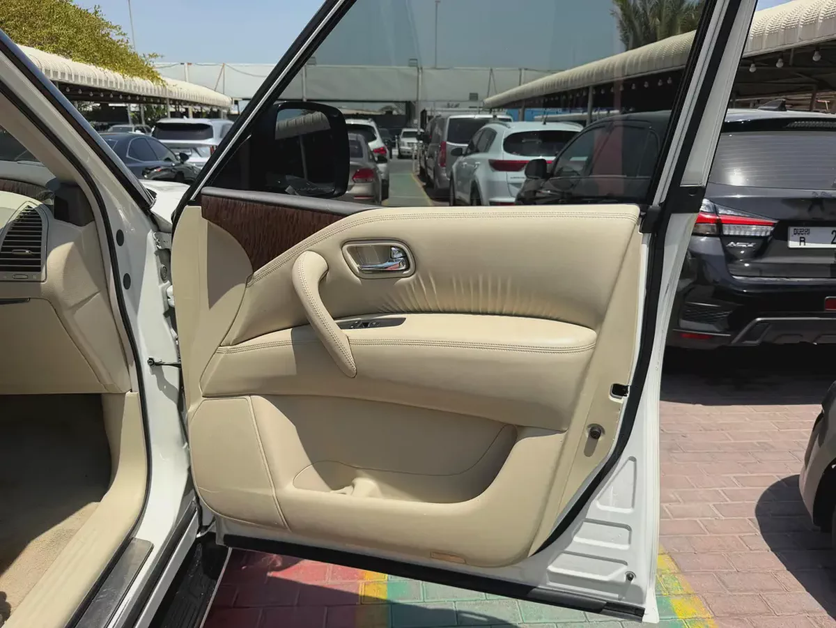 Nissan Patrol SE Platinum 2014 | GCC Specs | Well Maintained-10-10
