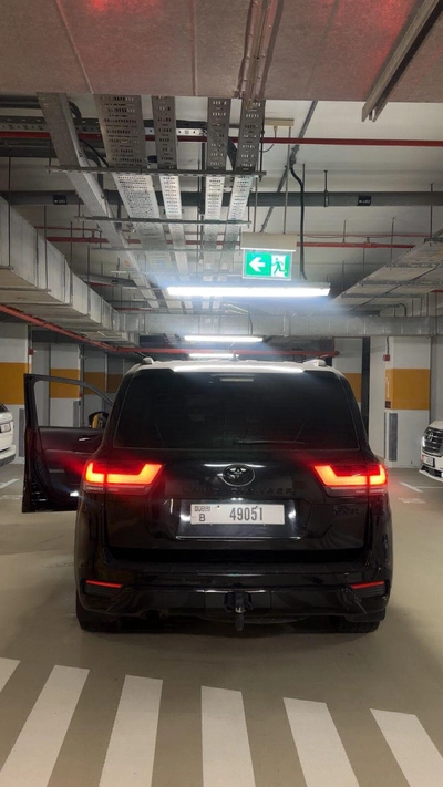 Land Cruiser Black Edition-3
