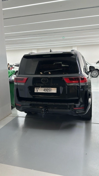 Land Cruiser Black Edition-1