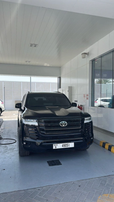 Land Cruiser Black Edition-10