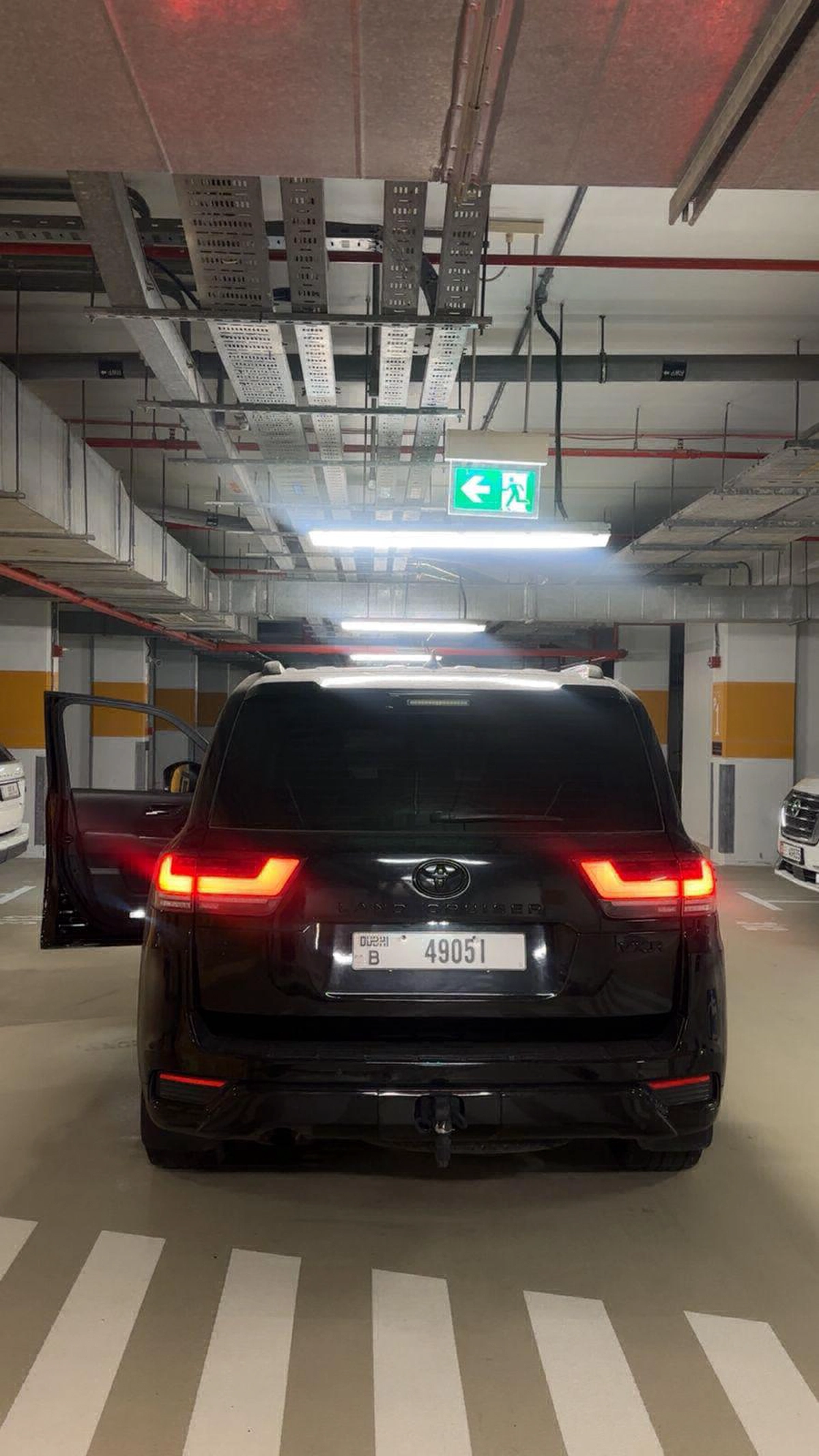 Land Cruiser Black Edition-3-3