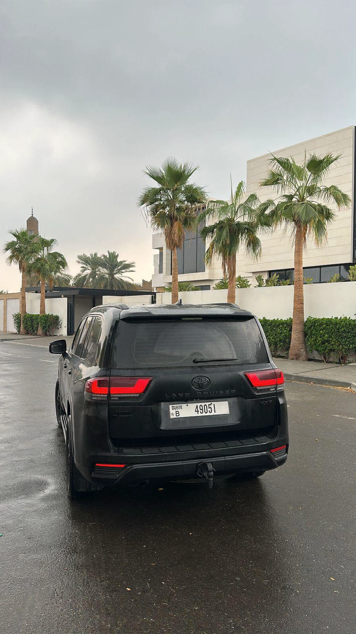 Land Cruiser Black Edition-18-18