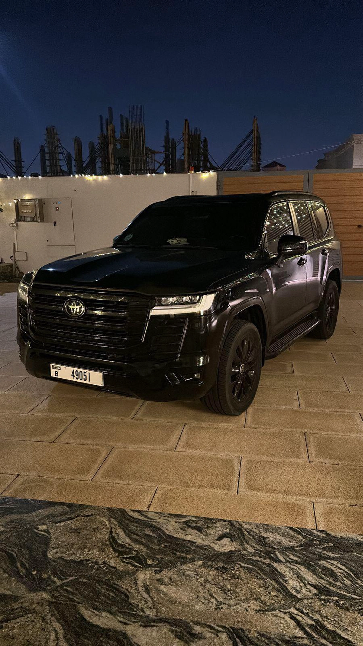 Land Cruiser Black Edition-4-4