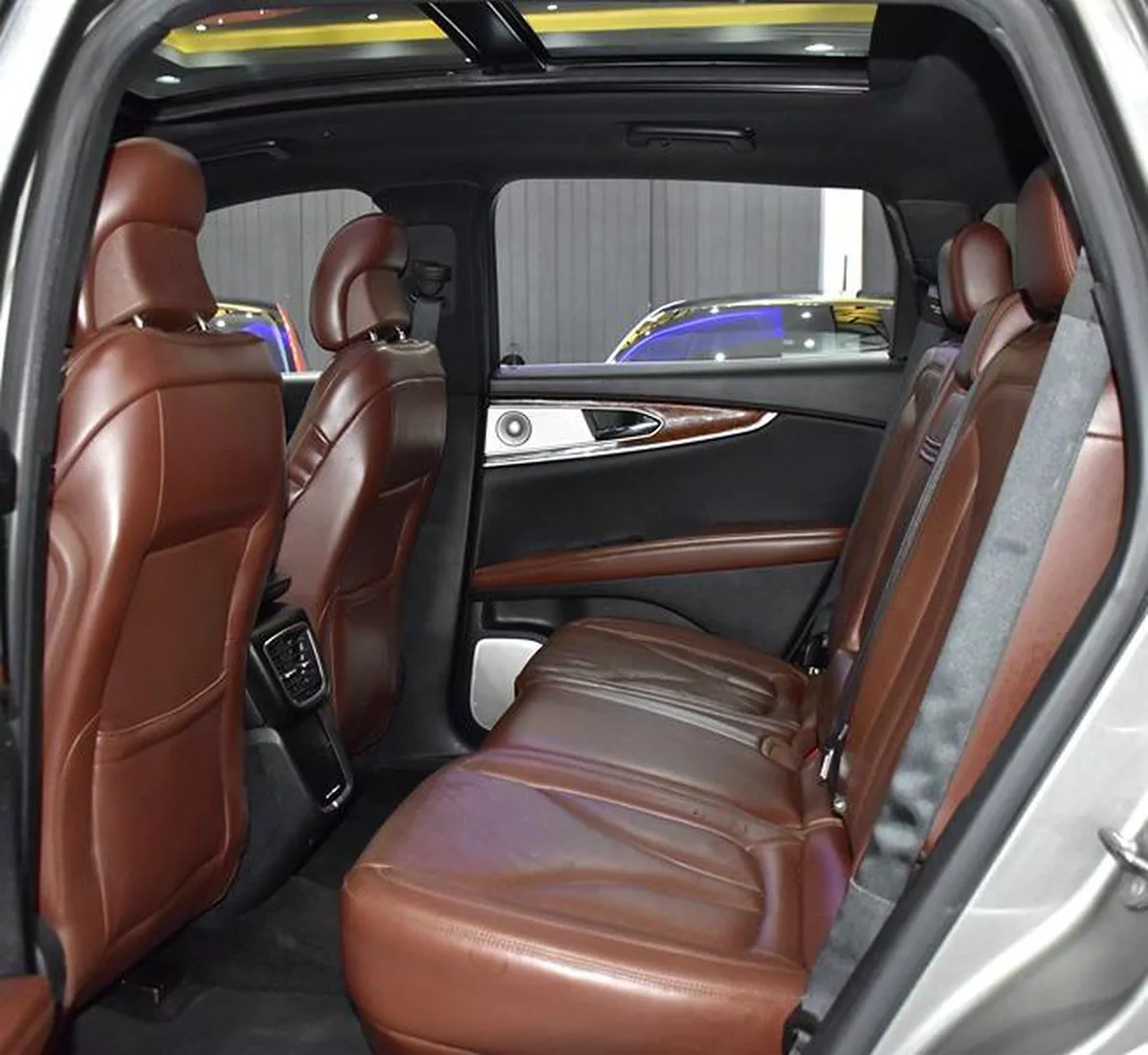 Lincoln MKX 2.7 ECOBoost AWD ( 2016 Model ) in Beige Color GCC Specs-11-11