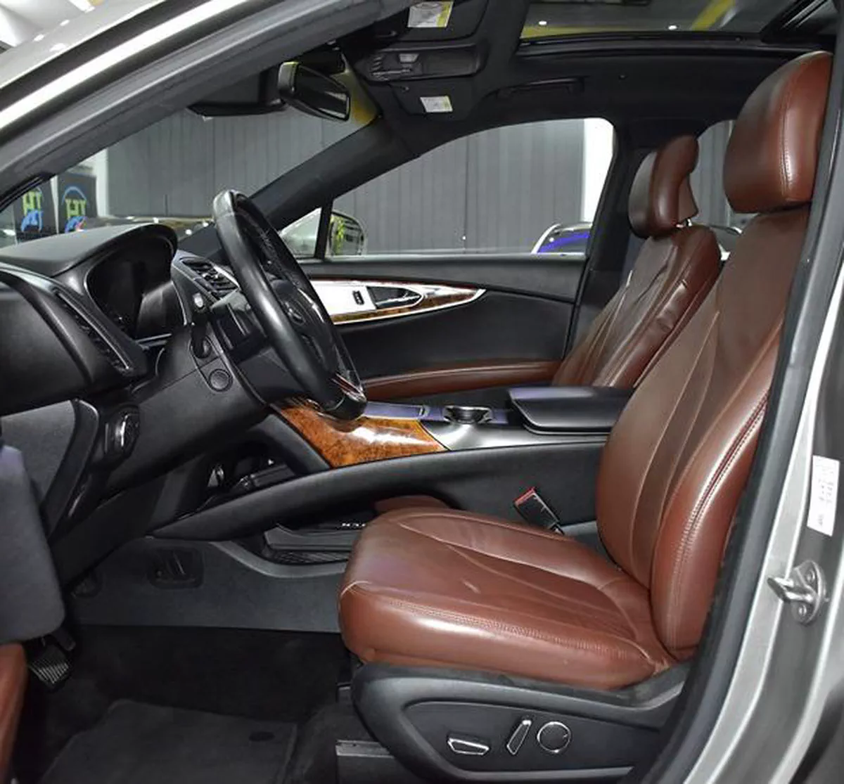 Lincoln MKX 2.7 ECOBoost AWD ( 2016 Model ) in Beige Color GCC Specs-2-2