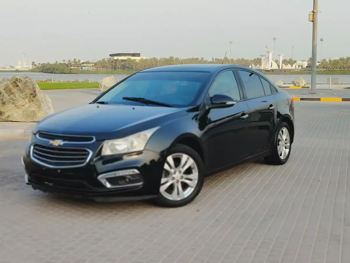 Chevrolet Cruze 2016 GCC Full Option Top With Navigation Leather Seats Low KM Premium Car-2-2