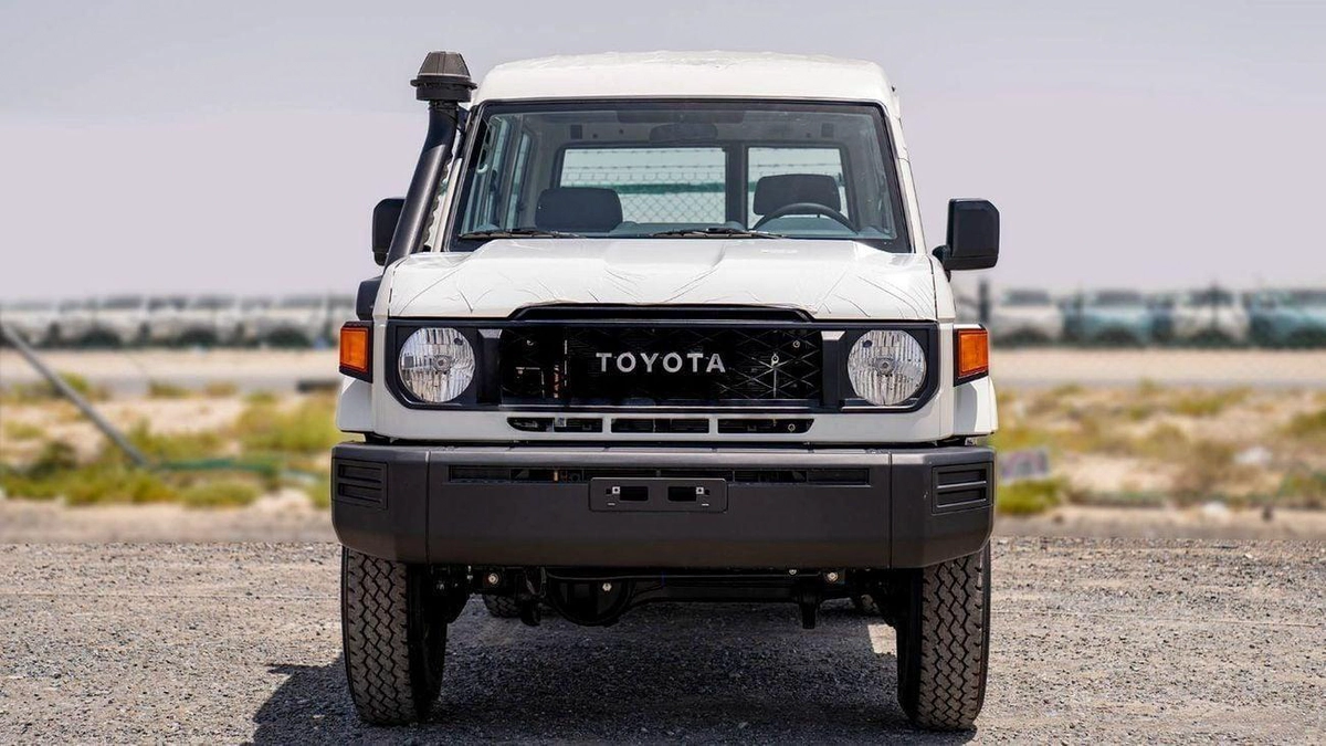 Toyota Land Cruiser 70 LC 78 HARDTOP 2.8L MT Lc 78 hard top 3 door AT 2.8L-1-0