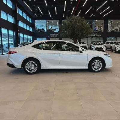 2026 Toyota Camry XLE - GCC Specs - Brand New!-3