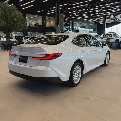 2026 Toyota Camry XLE - GCC Specs - Brand New!-4