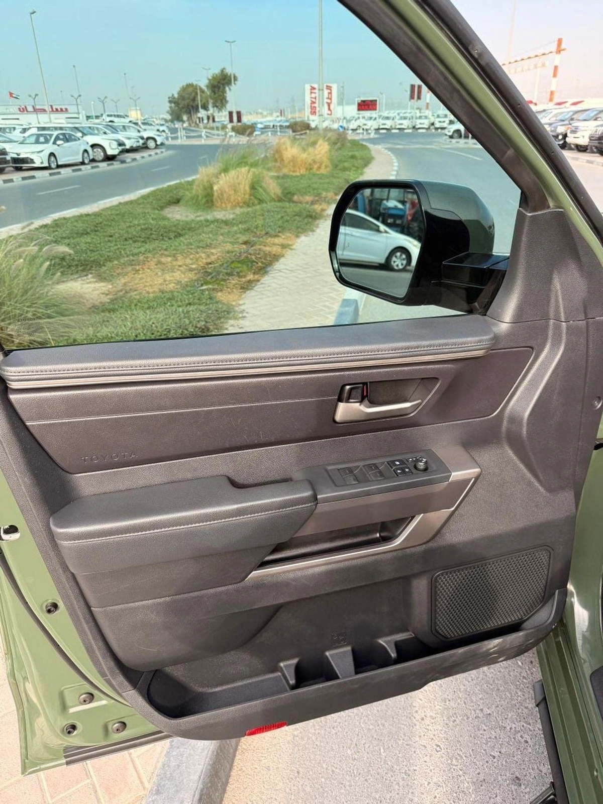 Toyota Tundra SR (NON GCC) SR5 Premium 360 camera full option 2022-12-0