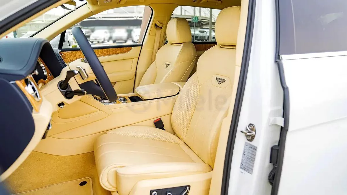 Bentley Bentayga 1-YEAR WARRANTY + SERVICE INCLUDED | IN-HOUSE FINANCING | 0% DOWNPAYMENT (BANK)-15-15