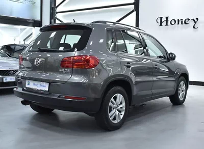FULL AGENCY SERVICE HISTORY! Volkswagen Tiguan ( 2016 Model ) in Grey Color GCC Specs-1