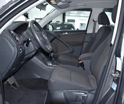 FULL AGENCY SERVICE HISTORY! Volkswagen Tiguan ( 2016 Model ) in Grey Color GCC Specs-10