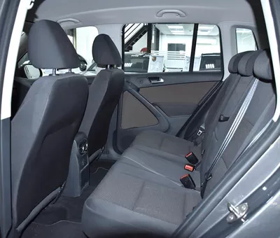 FULL AGENCY SERVICE HISTORY! Volkswagen Tiguan ( 2016 Model ) in Grey Color GCC Specs-11