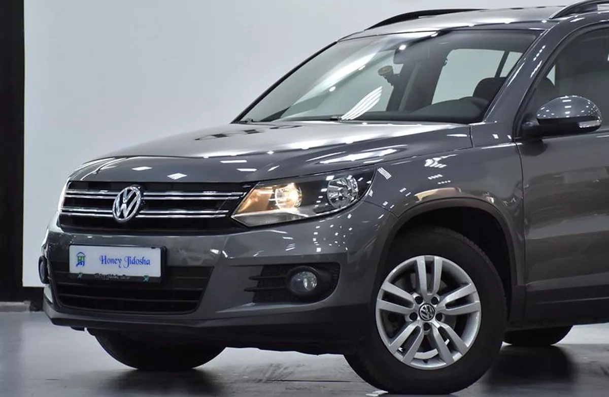 FULL AGENCY SERVICE HISTORY! Volkswagen Tiguan ( 2016 Model ) in Grey Color GCC Specs-3-3